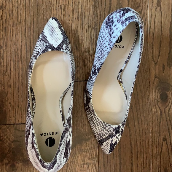 Faux snake skin heels - Picture 7 of 8